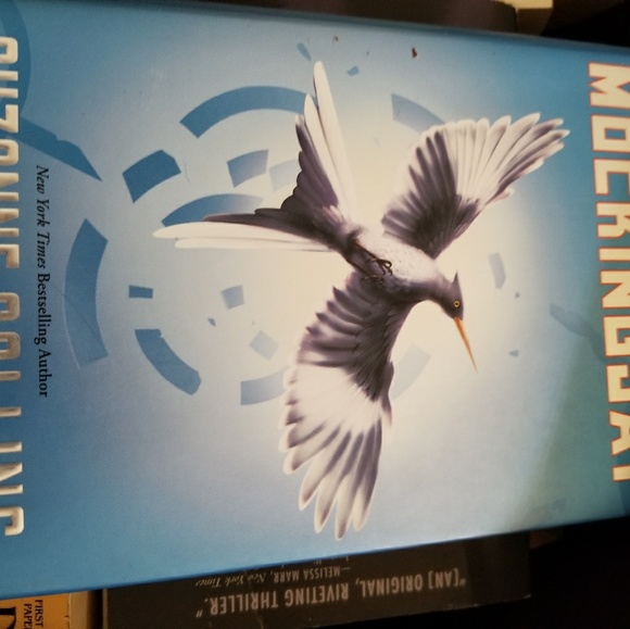 Books - Picture 4 of 8